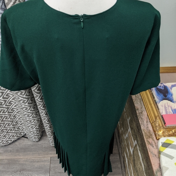 Zara forest green pleated side short sleeve dress - Picture 5 of 13